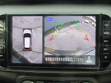 アラウンドビューモニターで車の周囲の情報が室内でわかります。