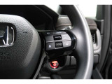 Hondaセンシングの機能のひとつ、アダプティブクルーズコントロール付!アクセルから足を離しても設定したスピードと前車との車間を保ち走行してくれます!車線維持もアシスト☆高速道路で疲労軽減ですね☆