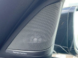 ●harman/kardonサウンドシステム:オーディオ専門メーカーが手掛けるプレミアムスピーカーを装備。多数のスピーカーから、音の粒立ちまで分かる高品質な音楽をお楽しみいただけます。