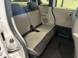 後部座席も大きく乗り降りしやすく、長時間の運転でも快適に過ごすことができます!