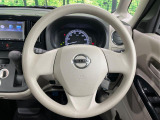 インテリアに合わせたデザインのステアリングは、運転される方のことも考え、運転しやすい形状、大きさです。是非一度、実際に触ってお確かめください。