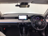 【前方視界】開放的な前方視界!運転がしやすく疲れにくいです♪窓が大きく、見通しがとっても良いおクルマですよ♪