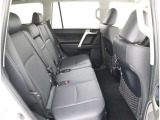 ☆大変広々とした二列目シートです。二列目シートに乗られる方もドライブをお楽しみいただけますね♪
