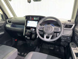 運転席まわりです。 各操作スイッチは使いやすい位置に配置されてます。