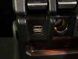 USB充電口を搭載しています!携帯電話の充電などに便利です!