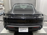 オプション:PORSCHEロゴLEDドアカーテシーライト、ドアシルガード(ブラッシュドアルミニウム、ブラック)