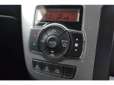 オートエアコンのお車ですので室内の温度をスムーズに調整してくれます♪