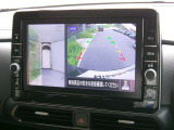 アラウンドビューモニター付きです 上から見たイメージで駐車出来ますので車庫入れの苦手な方も楽に駐車出来ます♪