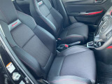 快適に運転できるドライブポジション!運転席シートリフターとシートスライドで、無理のない運転姿勢がとれます。