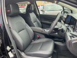 しっかり座れるフロントシート!運転席電動シートを装備☆