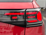 現行T-Cross Activeならではの洗練されたLEDテールランプ。先進的なデザインが後ろ姿を印象的に演出します。