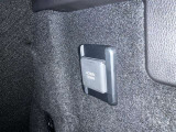 12V/120Wの電源部とメディアプレイヤー接続部です。