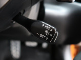 【クルーズコントロール】高速道路もラクラク走行。アクセルを離しても一定速度で走行ができ、長距離運転時の負担を軽減!加速・減速も簡単なスイッチ操作で調整できます。