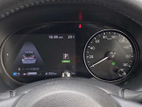 ディスプレイに車両情報や設定が表示可能です。