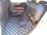 ◆チップアップ&ダイブダウン機構付【ULTR SEAT】は後席座面を左右分割で跳ね上げることができます。トランクで積載できない背の高い荷物をラクラク収納できます。ホンダ車ならではの人気装備です。