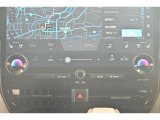 シートヒーターON/OFFやエアコンなどの調節は画面タッチで操作できます!