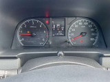 視認性の高いメーターで運転情報を的確に把握できます!