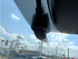 前方・後方の映像を高画質で記録し、事故やあおり運転など万が一の際の状況確認に役立ちます。車両との高い適合性と純正ならではの安心品質で、毎日のドライブをしっかりサポートします!