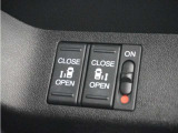 ◆両側電動スライドドア◆狭い駐車場でも乗り降りが楽々♪お子様が隣の車にドアを当ててしまう心配もございません!小さなお子様連れの方もこれで安心。