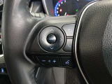ステアリングには運転中でも簡単に操作できる各種スイッチついてます