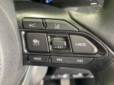 【レーダークルーズコントロール】高速道路での長距離走行が楽に!!自動で速度を保つクルーズコントロールが、衝突軽減システムと連携し、前方の車両を感知して車間を保つように速度調節してくれます!!