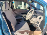 運転席側から観たフロントシートのイメージです。