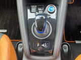 運転席まわりの画像です。