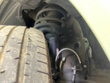 お車を安心してお乗りいただく為には、足回りの定期点検が欠かせません。サービスサポート(有償保証)では無料点検もご提供しており、安心のカーライフをお過ごしいただけるサポート体制が整っています。