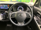 【純正革巻きステアリング】上質な革を使用することで、手にしっかり馴染みとても運転しやすいハンドルです♪
