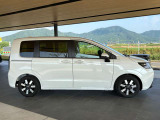 運転席側スライドドアは電動になるので荷物を持っていても使い勝手便利です!