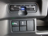 パーキングセンサーを装備しています。今や標準装備になりつつあるETC車載器も装着されております。料金所を通過するときも楽々です。