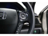 Hondaセンシングの機能のひとつ、アダプティブクルーズコントロール付!アクセルから足を離しても設定したスピードと前車との車間を保ち走行してくれます!車線維持もアシスト☆高速道路で疲労軽減ですね☆