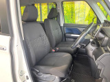 運転席シート廻りは使用感も少なく、良好な状態となっています。前オーナー様が丁寧に使っていたことがよくわかりますね。