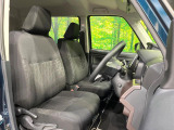 運転席シート廻りは使用感も少なく、良好な状態となっています。前オーナー様が丁寧に使っていたことがよくわかりますね。
