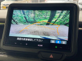 【バックカメラ】駐車時に後方がリアルタイム映像で確認できます。大型商業施設や立体駐車場での駐車時や、夜間のバック時に大活躍!運転スキルに関わらず、今や必須となった装備のひとつです!