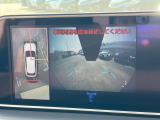 【パノラミックビューモニター】専用のカメラにより、上から見下ろしたような視点で360度クルマの周囲を確認することができます☆死角部分も確認しやすく、狭い場所での切り返しや駐車もスムーズに行えます。