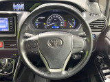 【純正革巻きステアリング】上質な革を使用することで、手にしっかり馴染みとても運転しやすいハンドルです♪