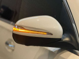 納車前整備は、メルセデスベンツ国際認定メカニックによる最新の検査ライン等の施設が充実した当社工場で入念に行います。メルセデス・ベンツの定める厳しい基準をクリアしたお車のみをご案内させて頂きます。