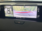 【360&deg;ビューモニター】専用のカメラにより、上から見下ろしたような視点で360度クルマの周囲を確認することができます☆死角部分も確認しやすく、狭い場所での切り返しや駐車もスムーズに行えます。