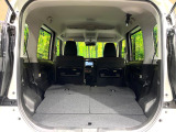 普段のお買い物や通勤、送迎等に十分な荷室スペースを確保しております。セカンドシートを倒すと、大きな荷物の積載も可能です♪