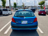 コーナーセンサー付きですので駐車も安心です。