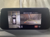 360度モニターは、4つのカメラによる前後左右・俯瞰映像でドライバーからは見えない領域の危険認知をサポート!全周囲の死角を減らし、狭い駐車場や幅寄せ、T字路の進入などの運転の安心感を高めます!