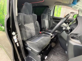 運転席シート廻りは使用感も少なく、良好な状態となっています。丁寧に使われていたことがよくわかりますね。