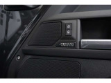 MusicをテーマとしているアーバンヒートエディションはMERIDIANサラウンドサウンドシステムを搭載し15個のスピーカーで音響体験ができます。