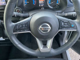 ハンドルには、ステアリングスイッチ付き。プロパイロット機能も付いて長距離ドライブも快適!車両の設定も手元で楽に変更できます。