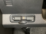 ハンドルの左下にETCがついています。高速道路の料金所の通過も楽々です。カードの取り出しもしやすい場所についています。