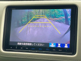 【バックカメラ】駐車時に後方がリアルタイム映像で確認できます。大型商業施設や立体駐車場での駐車時や、夜間のバック時に大活躍!運転スキルに関わらず、今や必須となった装備のひとつです!