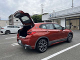 BMWを熟知したメカニックによる、360度の納車前点検。ドイツ本国と同様の教育・訓練を受けたメカニックが徹底的に点検、整備した後にお客様にお引渡しします。