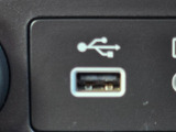 オーディオ再生に便利なUSBジャックを装備しています。
