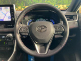 【純正革巻きステアリング】上質な革を使用することで、手にしっかり馴染みとても運転しやすいハンドルです♪